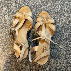 Light Tan Sandals 2cm high heel lightly used